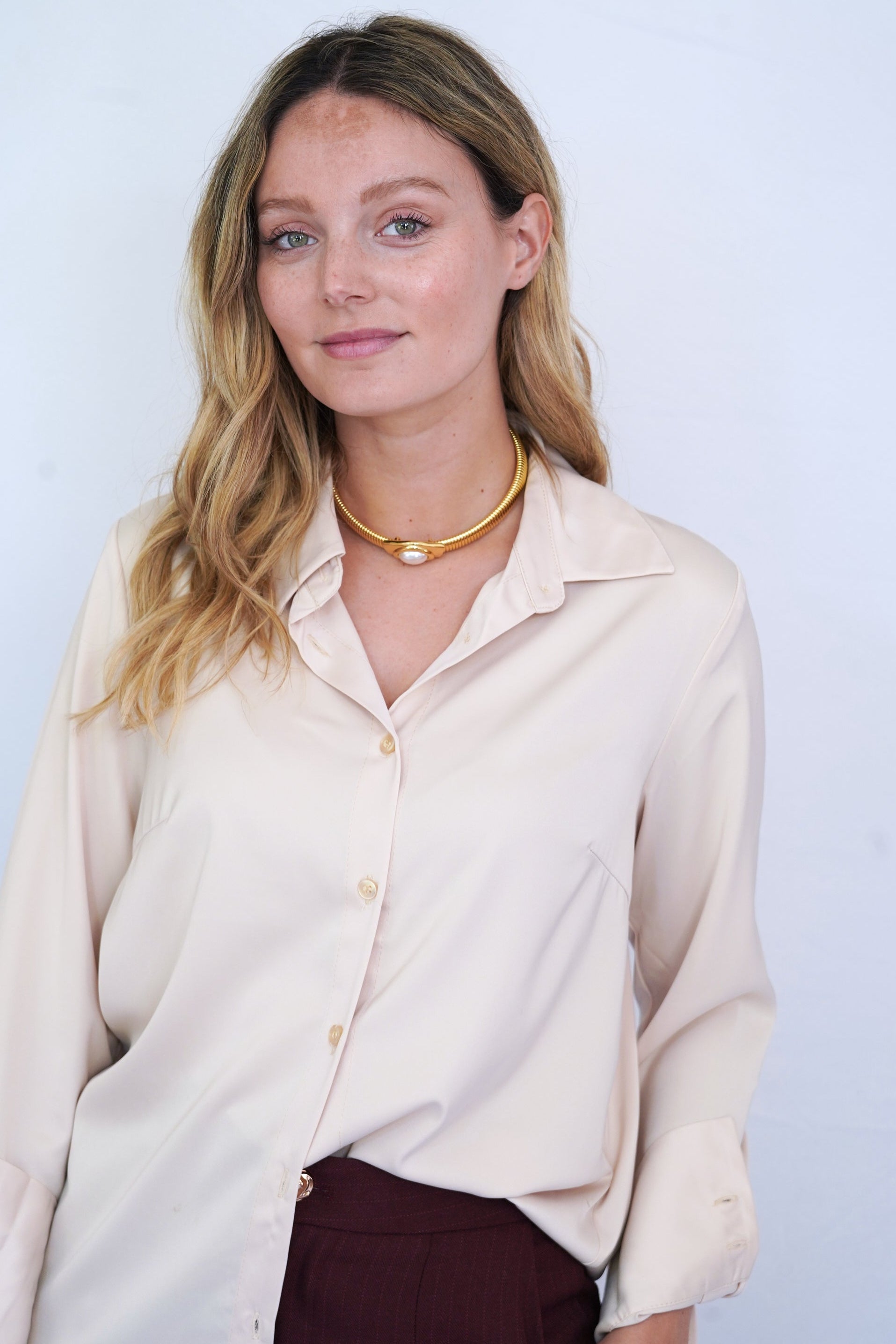 Blusa cuello camisero crema
