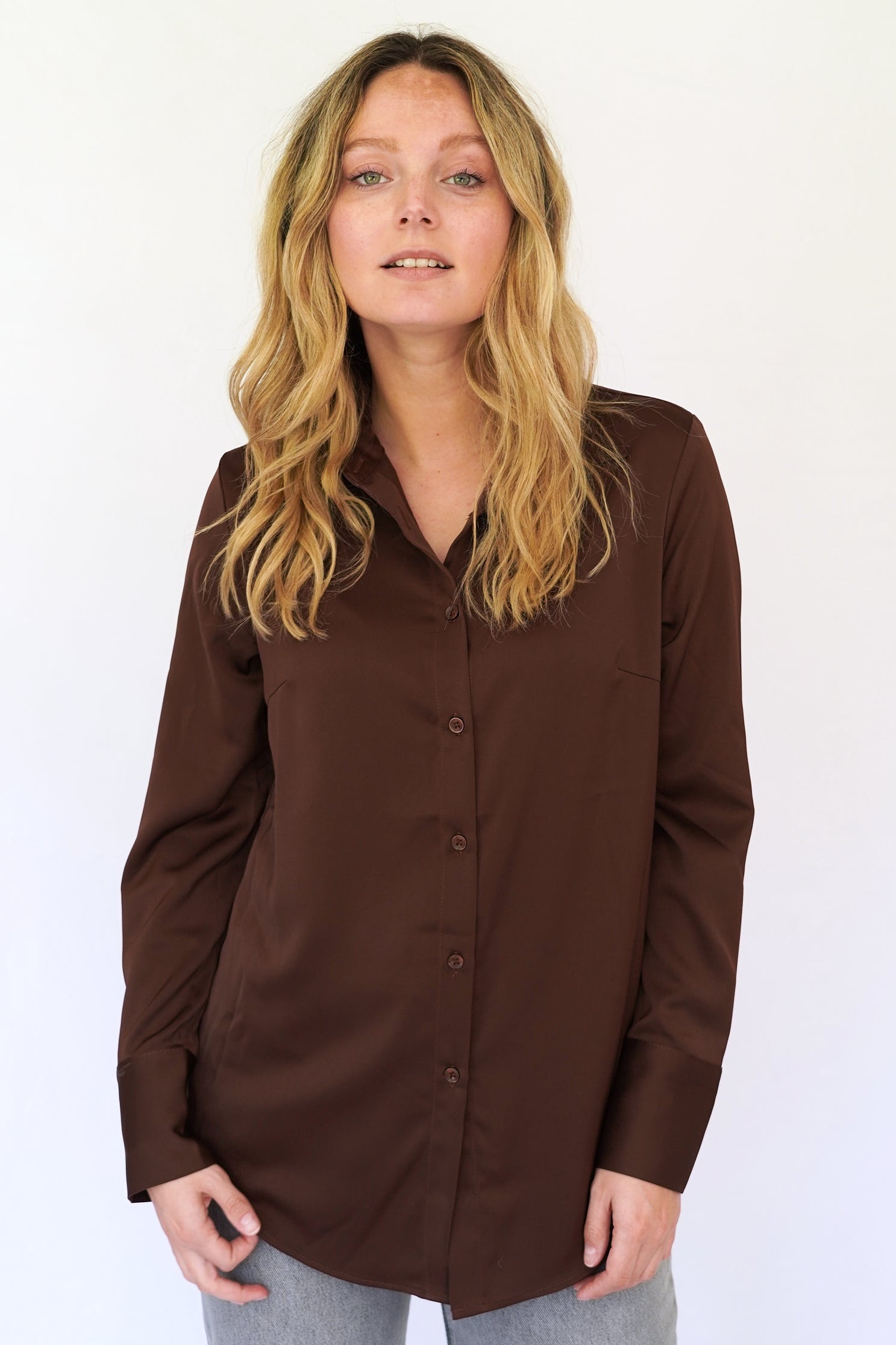 Blusa cuello camisero chocolate
