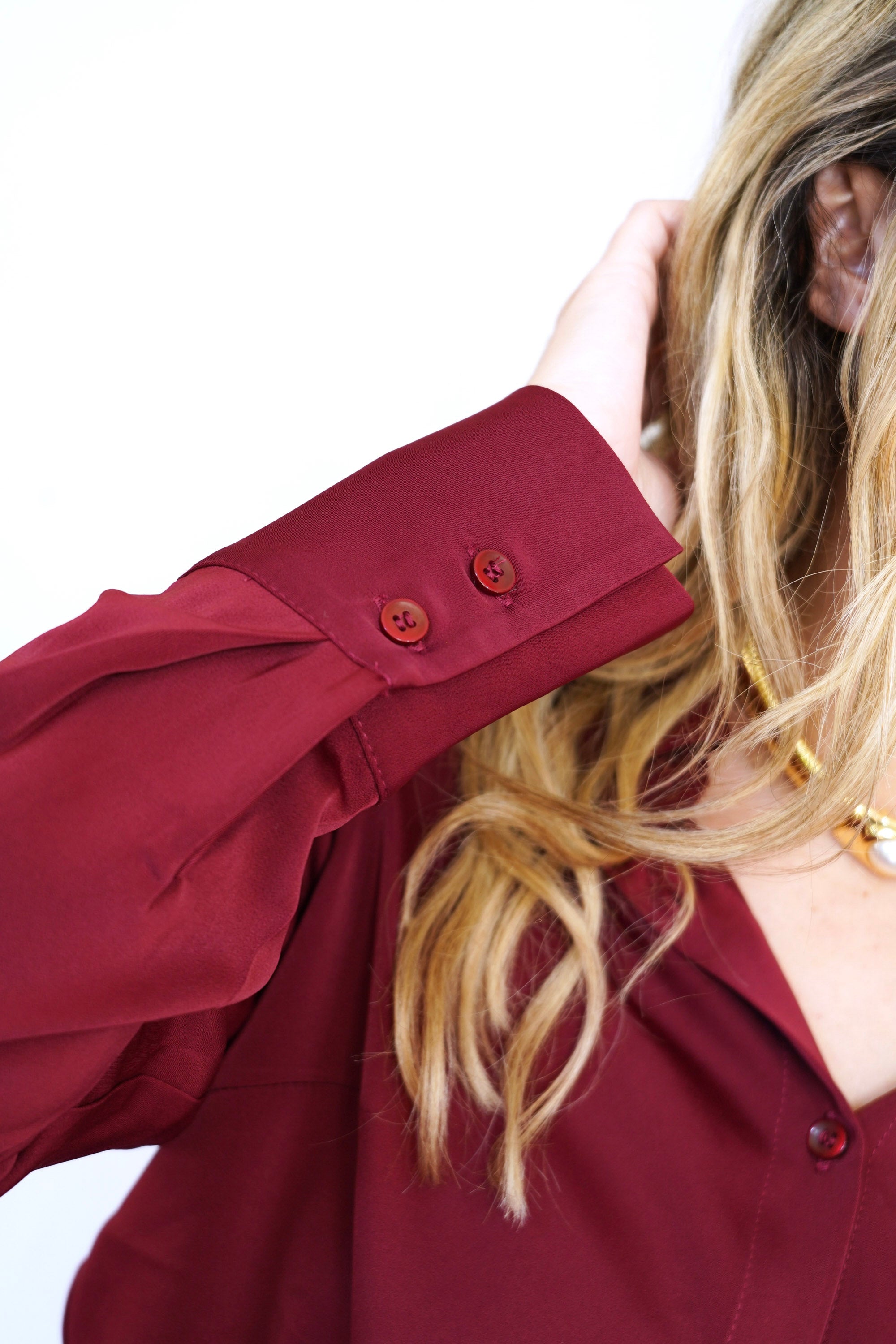 Blusa cuello camisero burdeo