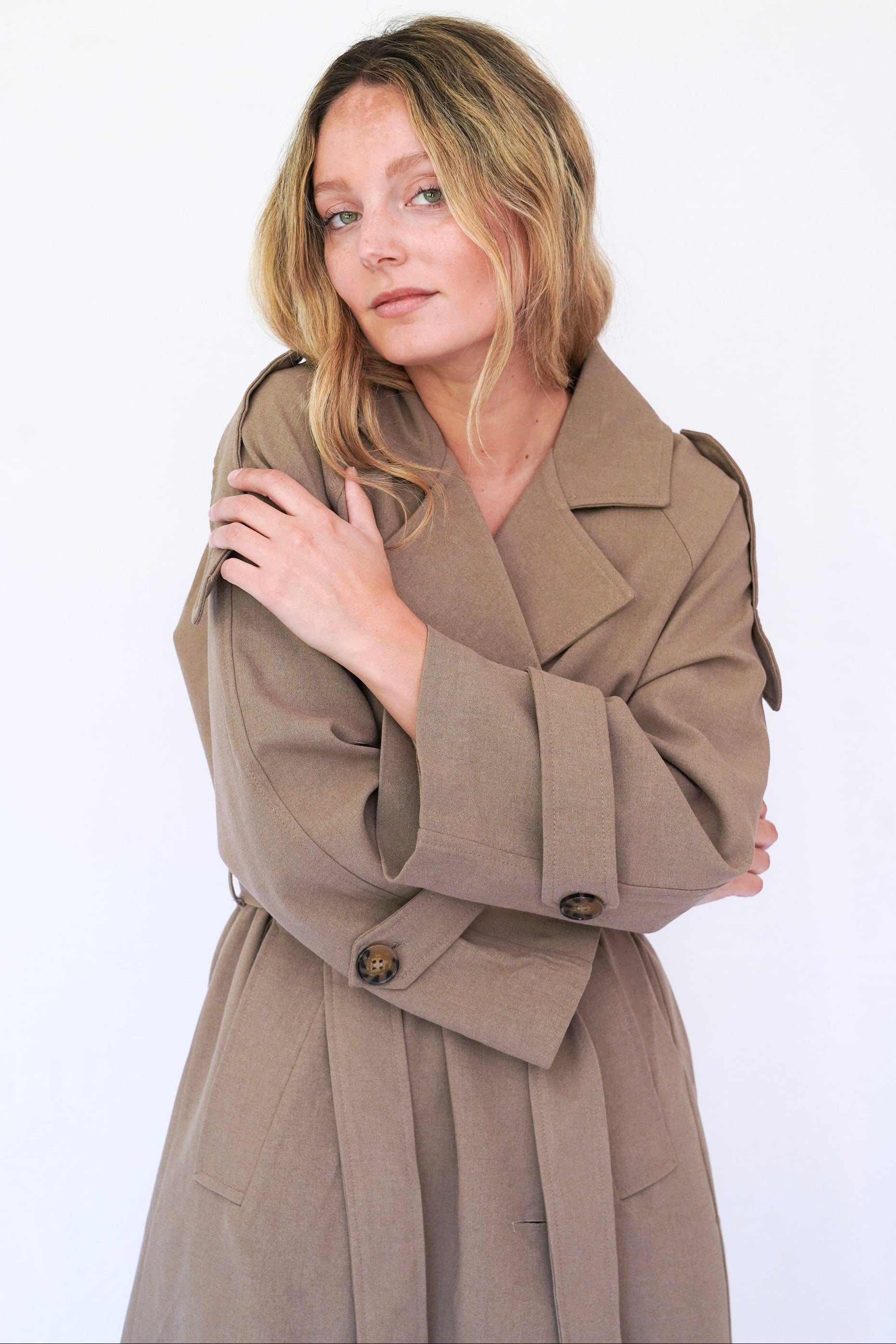 Abrigo trench beige