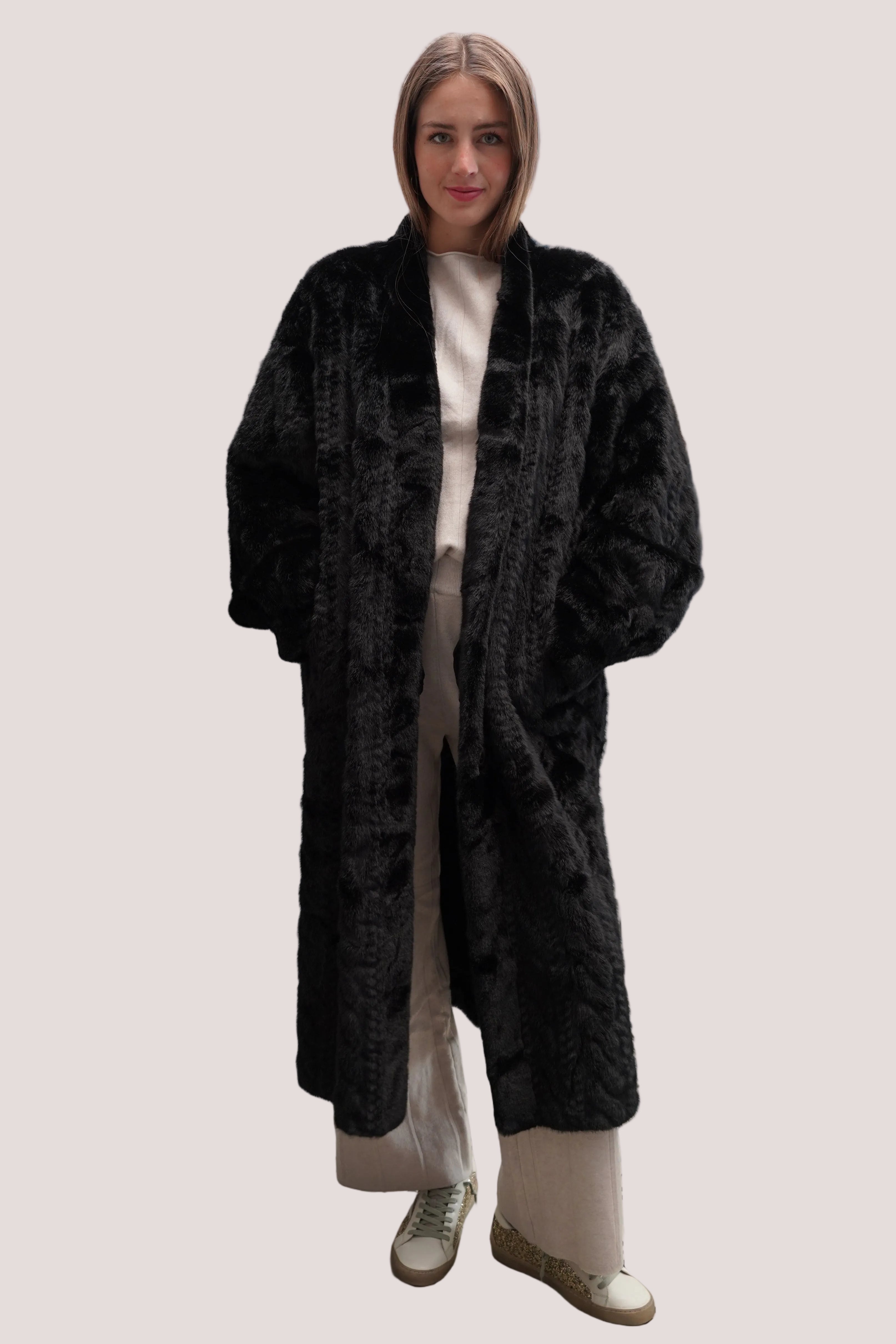 Abrigo faux fur largo negro