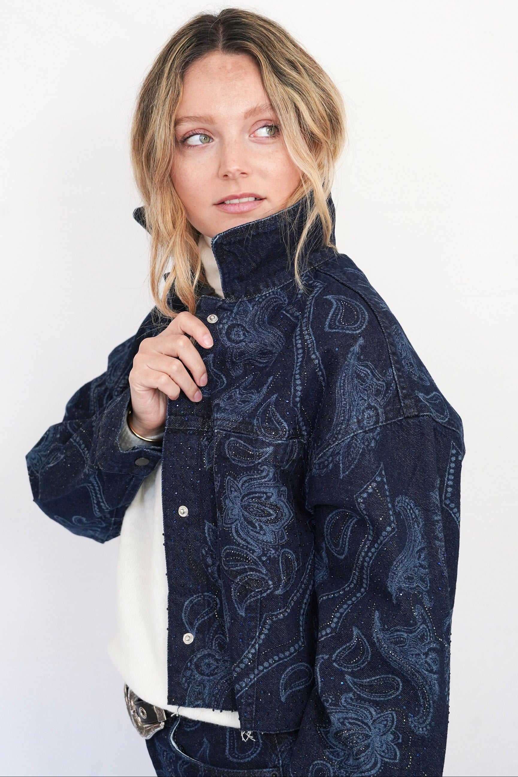 Chaqueta jeans estampado con brillos