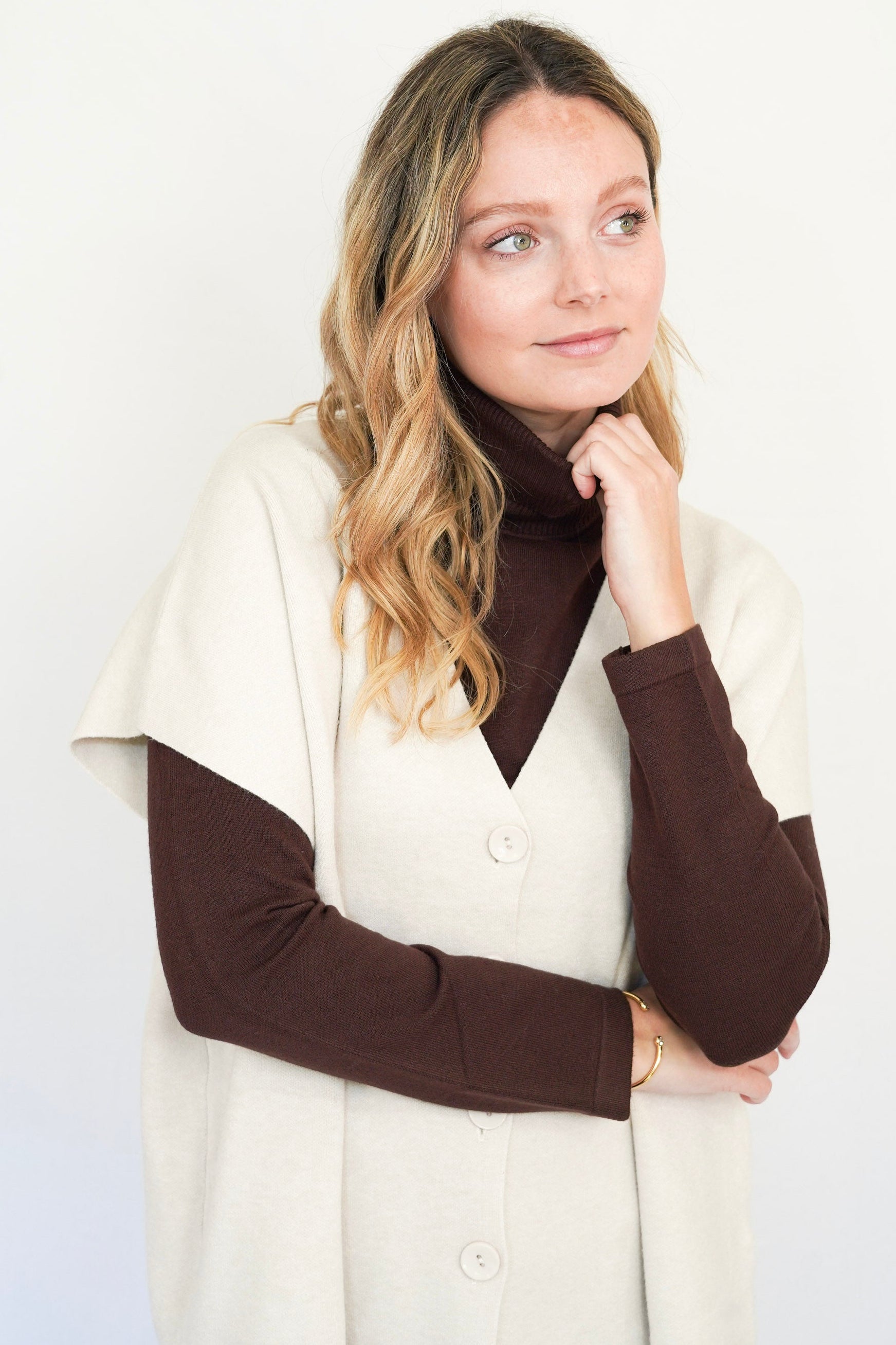 Chaleco cardigan crema