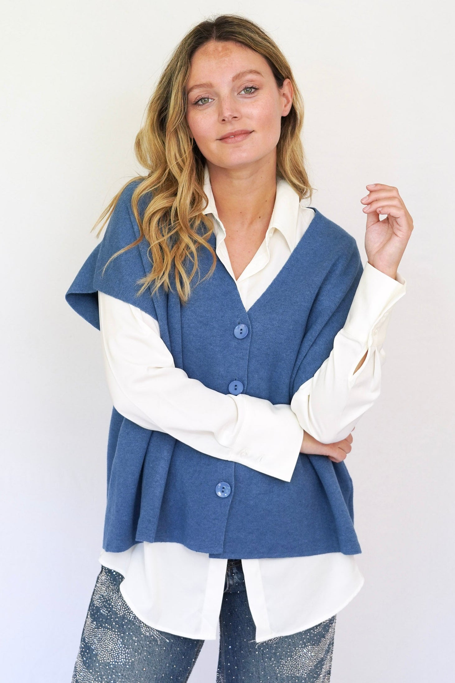 Chaleco cardigan azul ceruleo