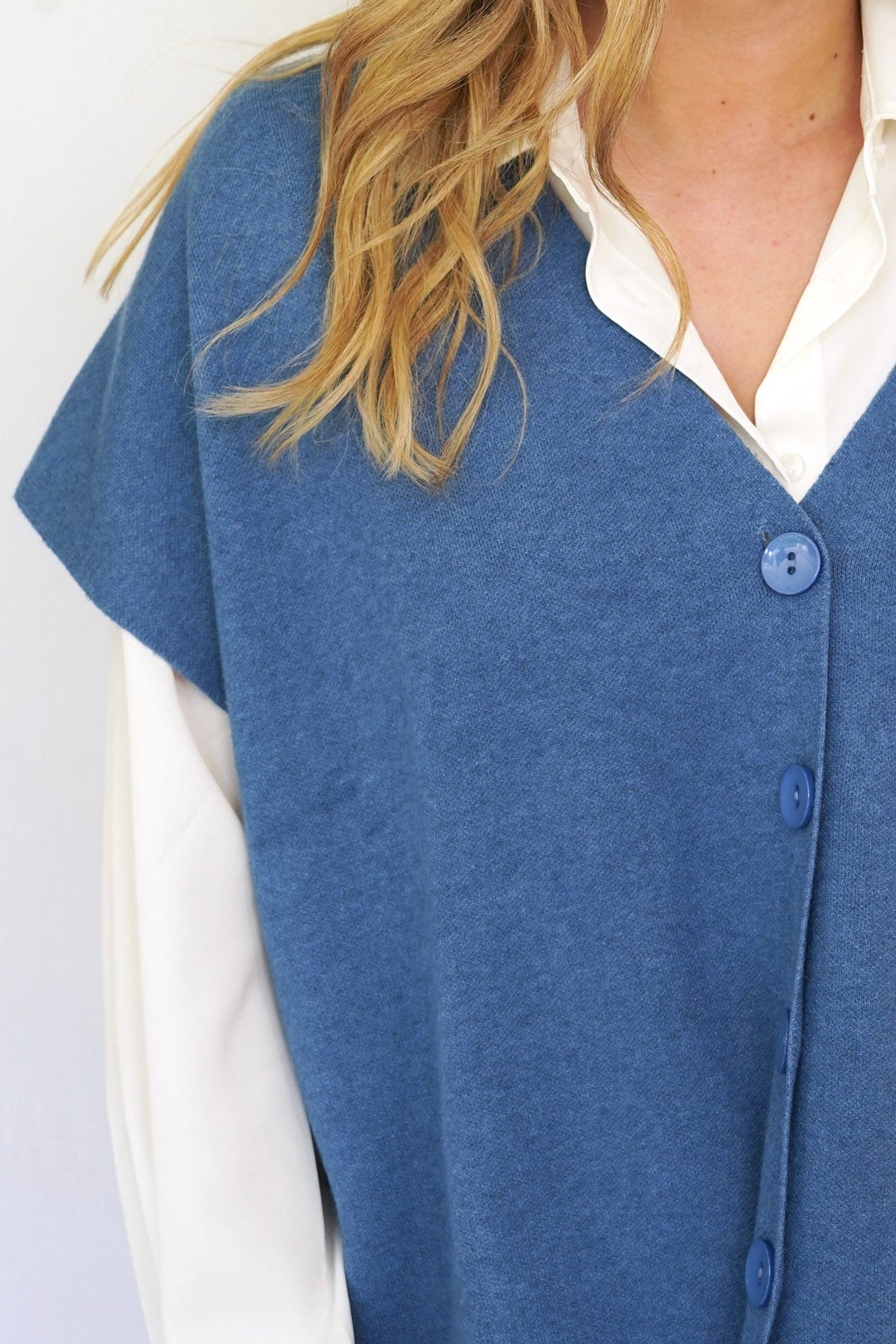 Chaleco cardigan azul ceruleo