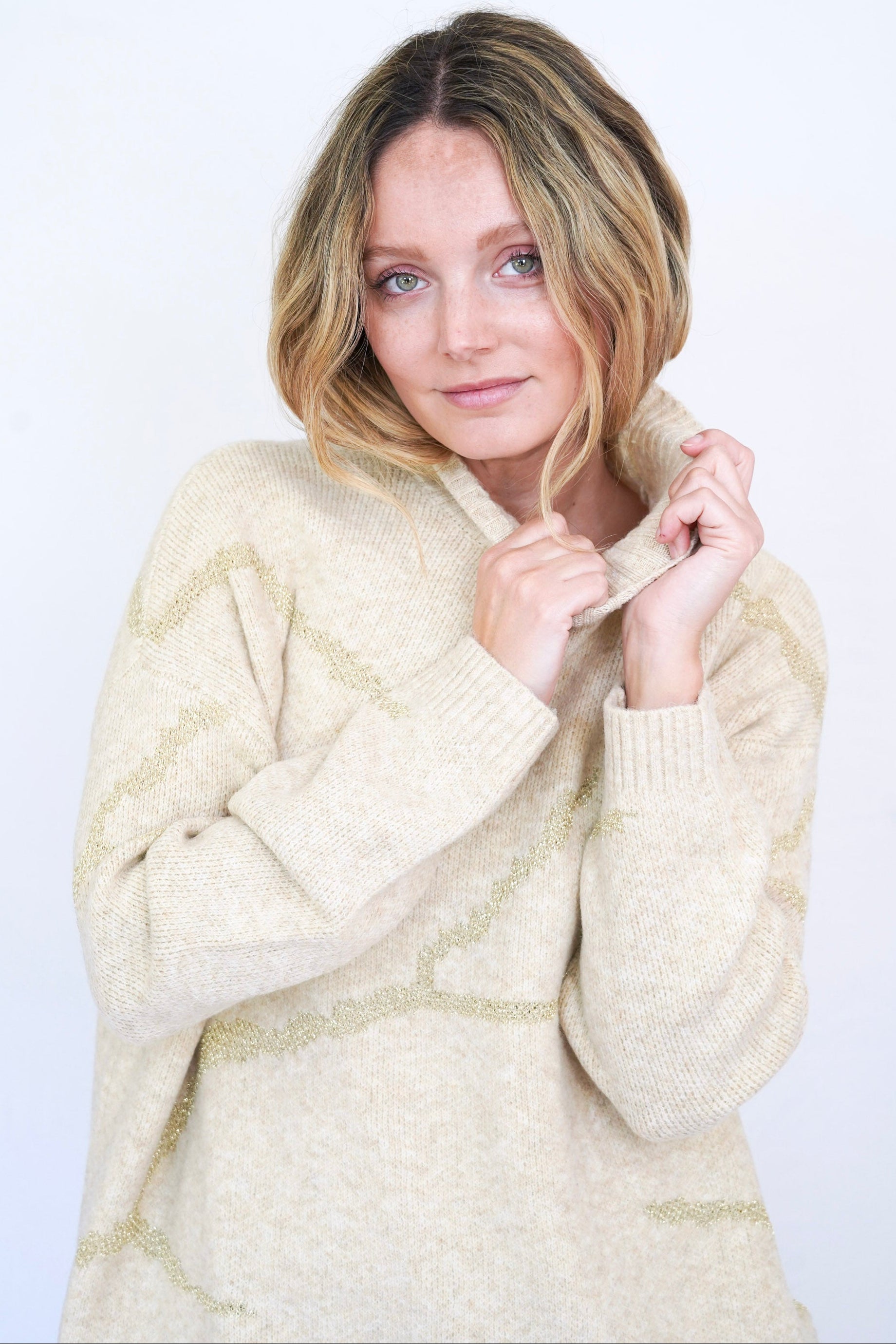 Chaleco cashmere detalles lurex beige