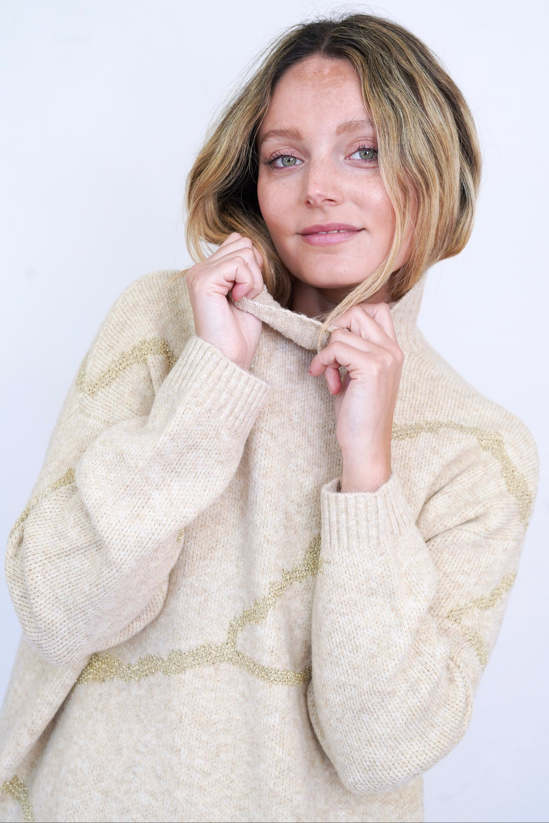 Chaleco cashmere detalles lurex beige