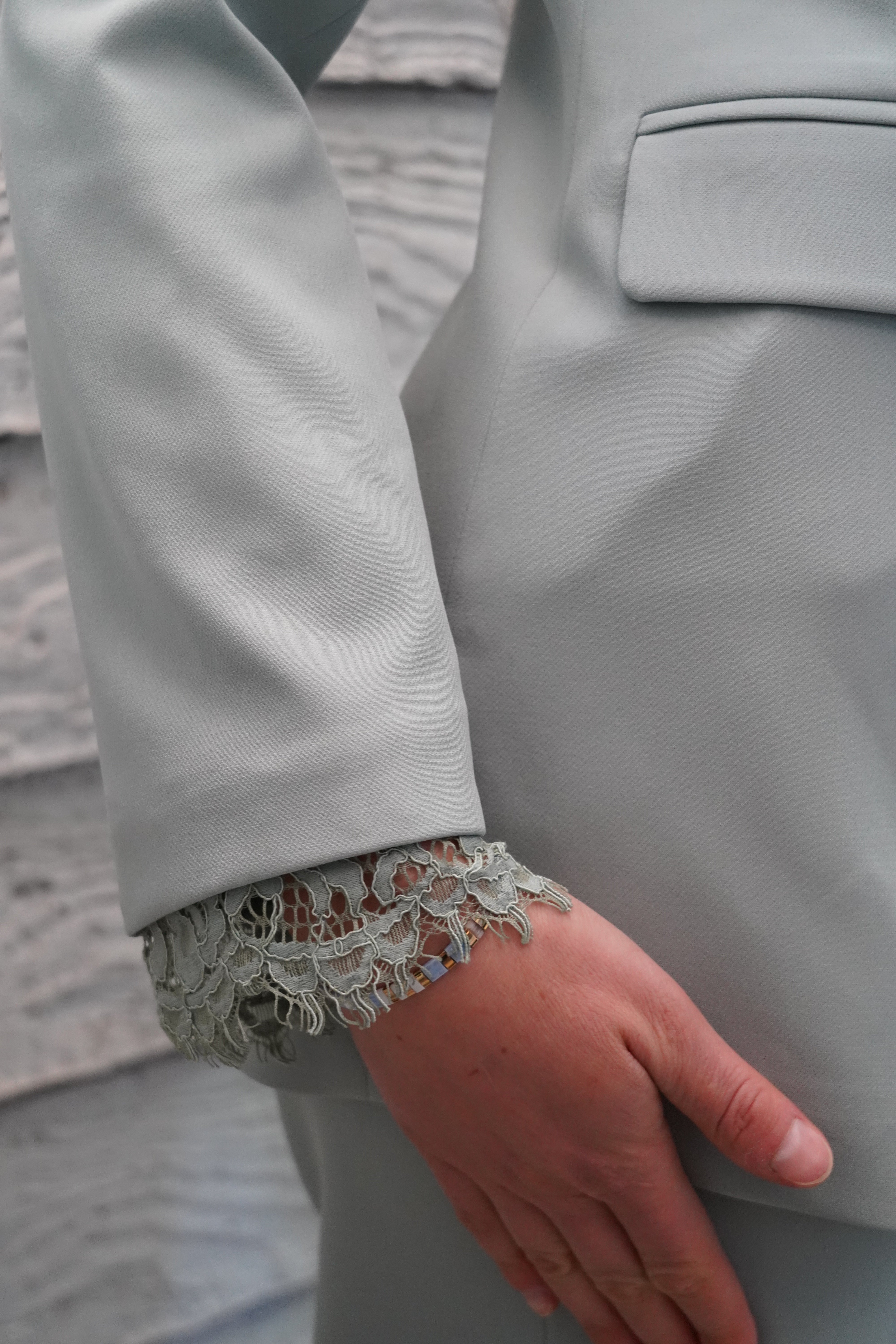 Conjunto traje con encaje verde