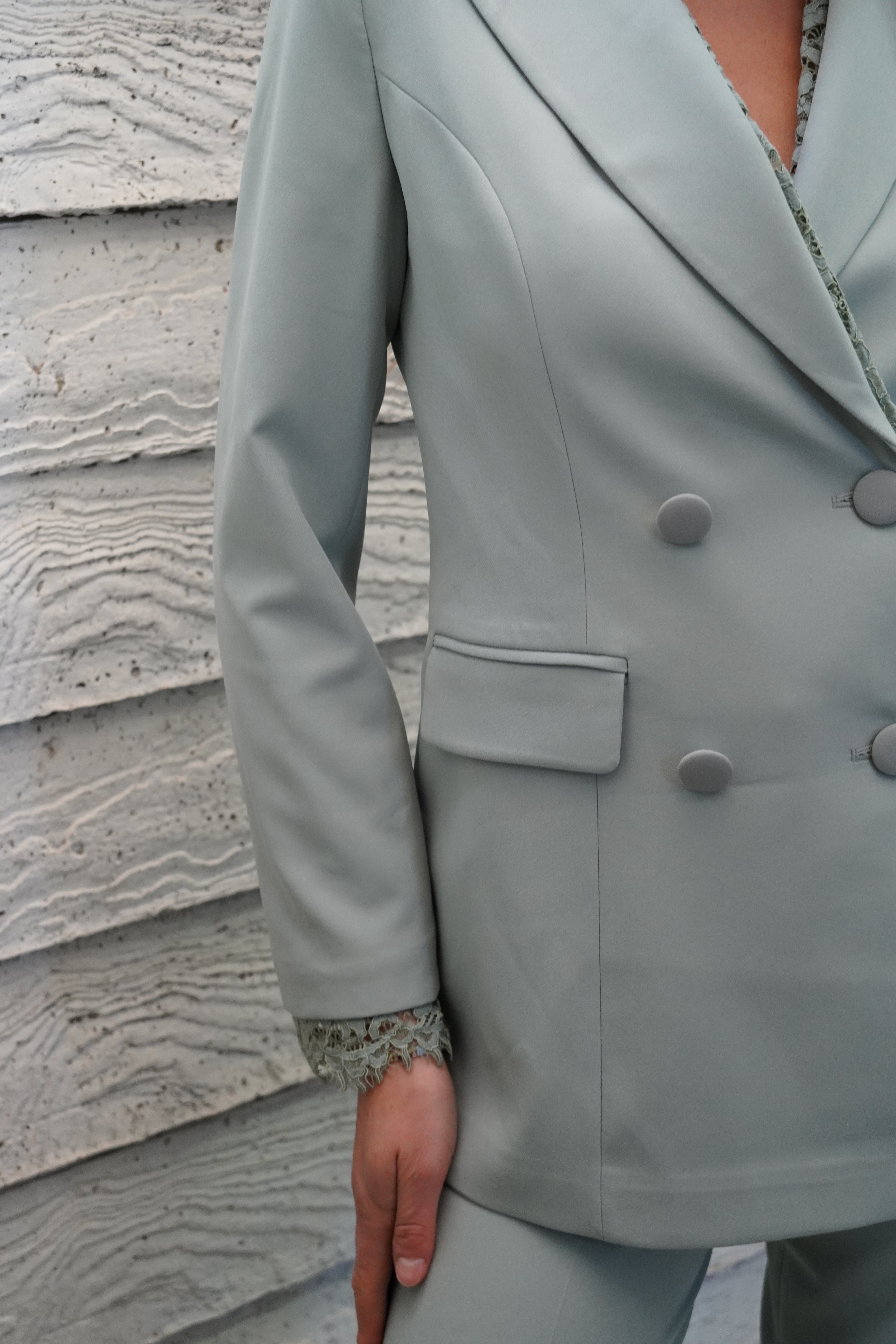 Conjunto traje con encaje verde