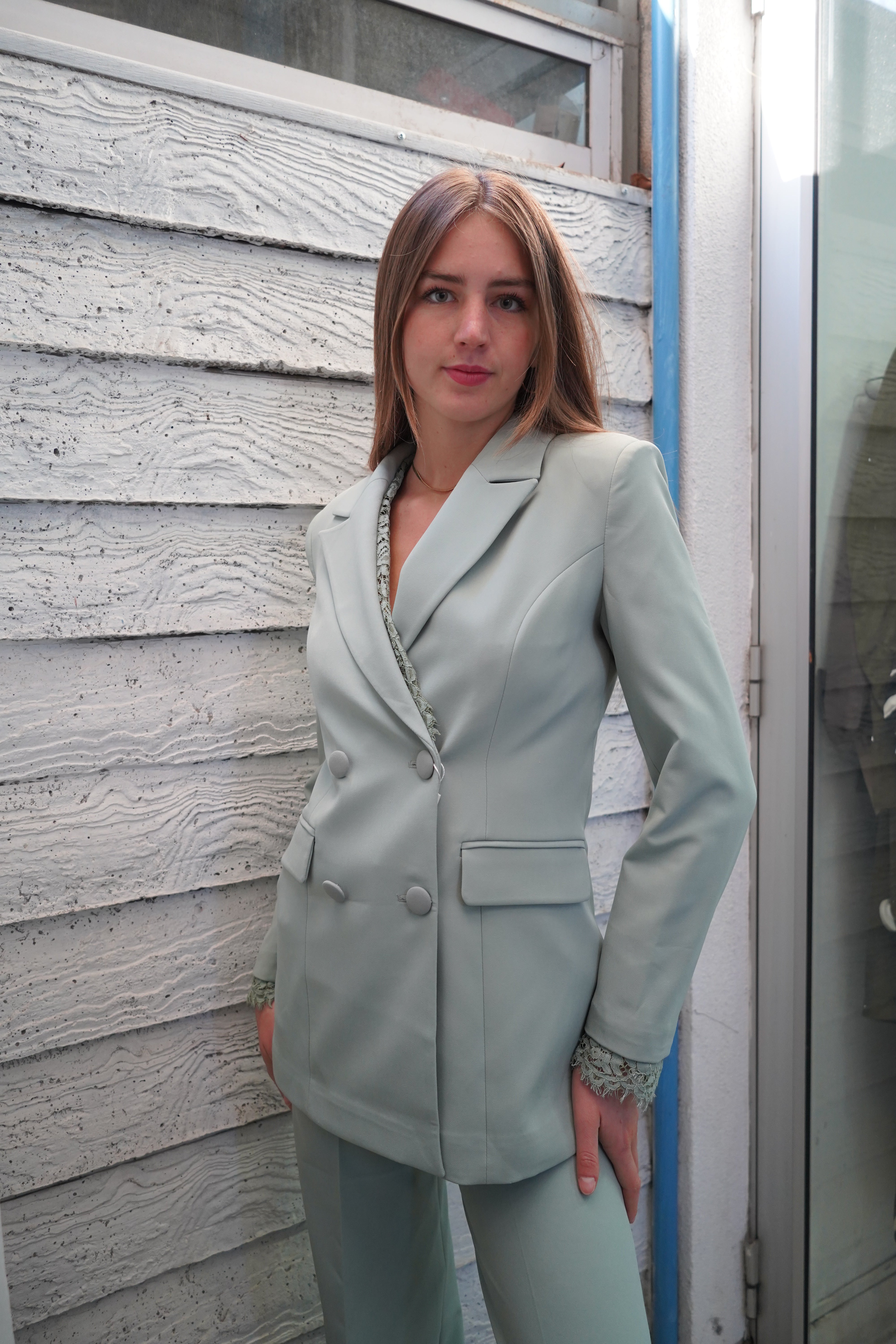 Conjunto traje con encaje verde