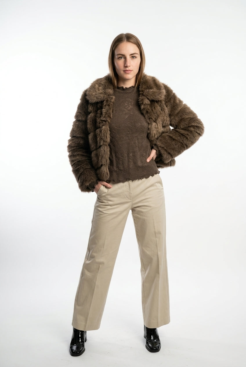 Pantalón recto de gabardina arena