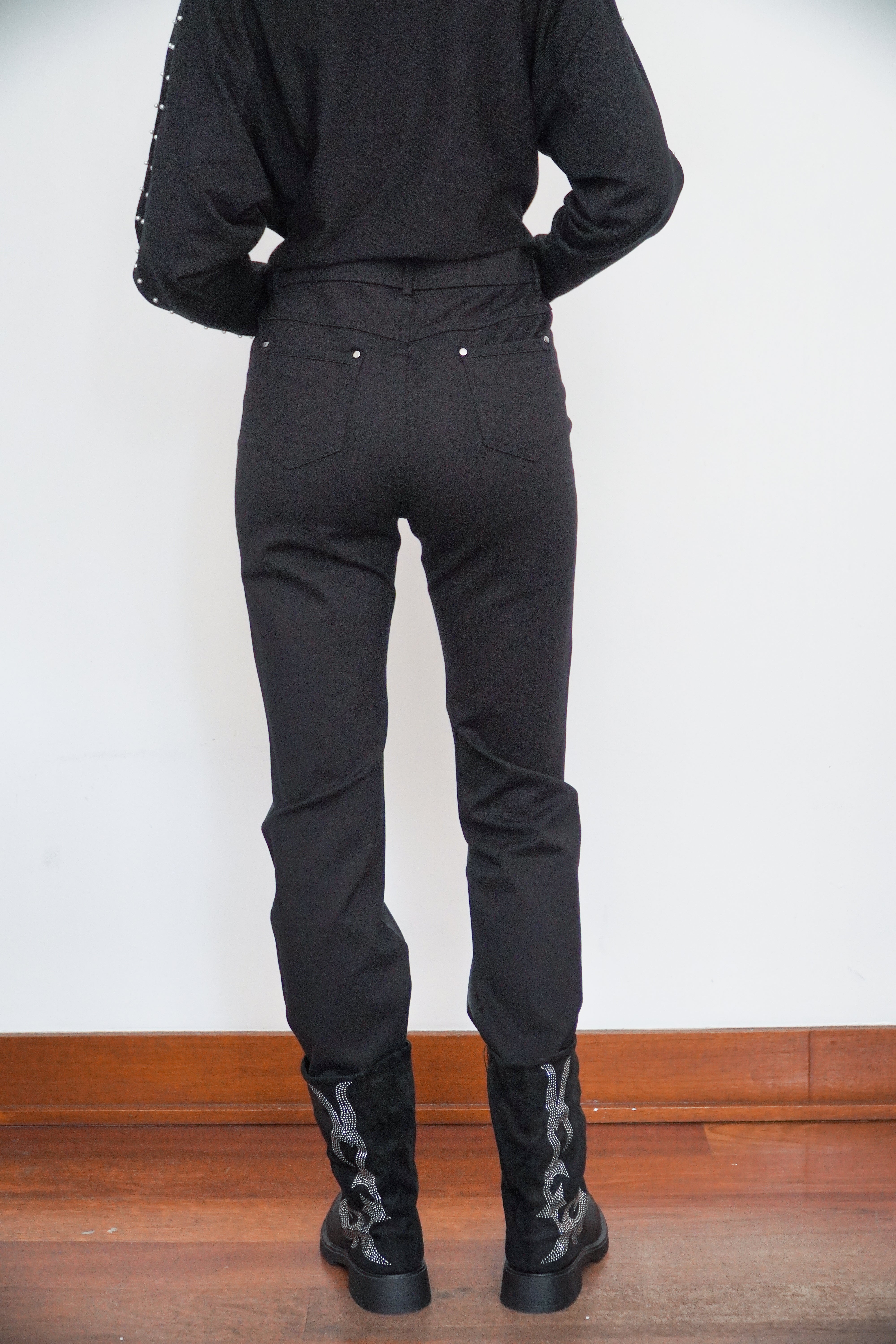 Pantalón negro doble textura algodón ecocuero pretina tipo jean