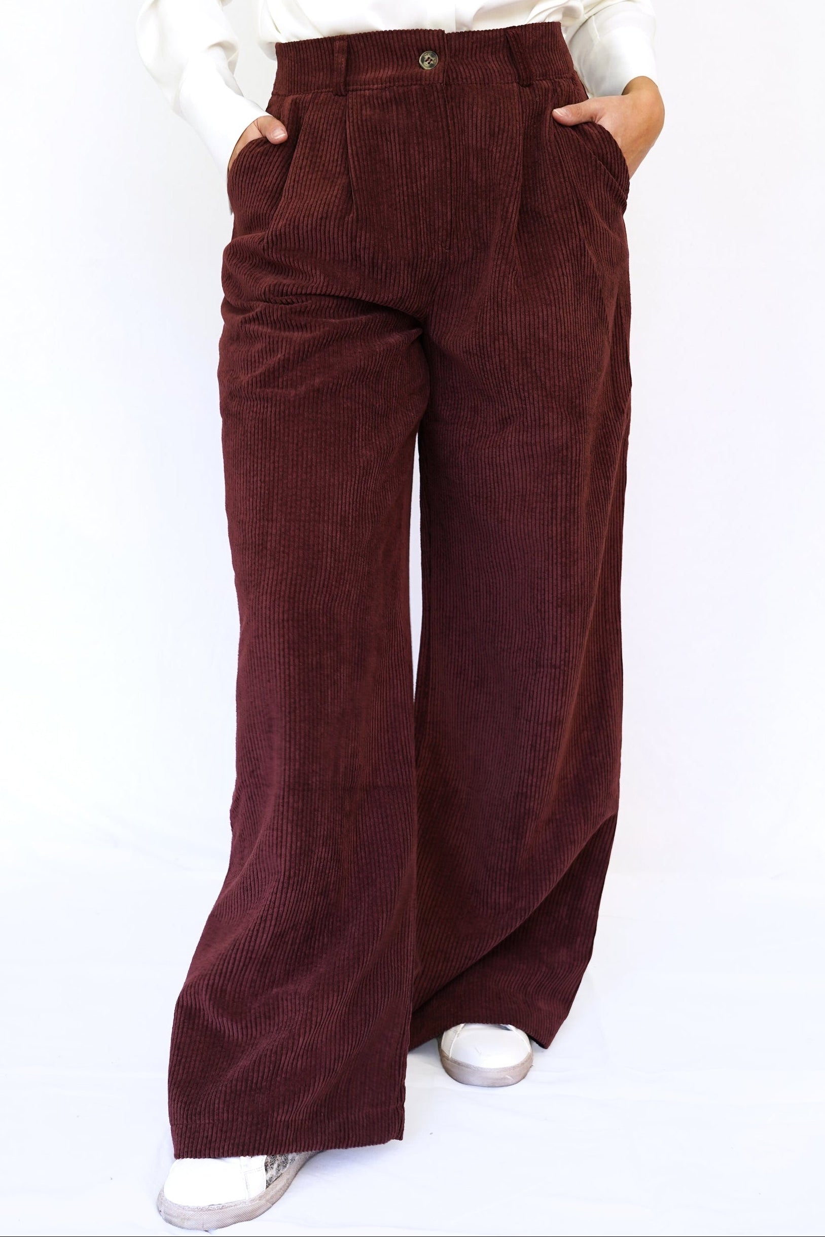 Pantalón cotelé bota recta burgundy