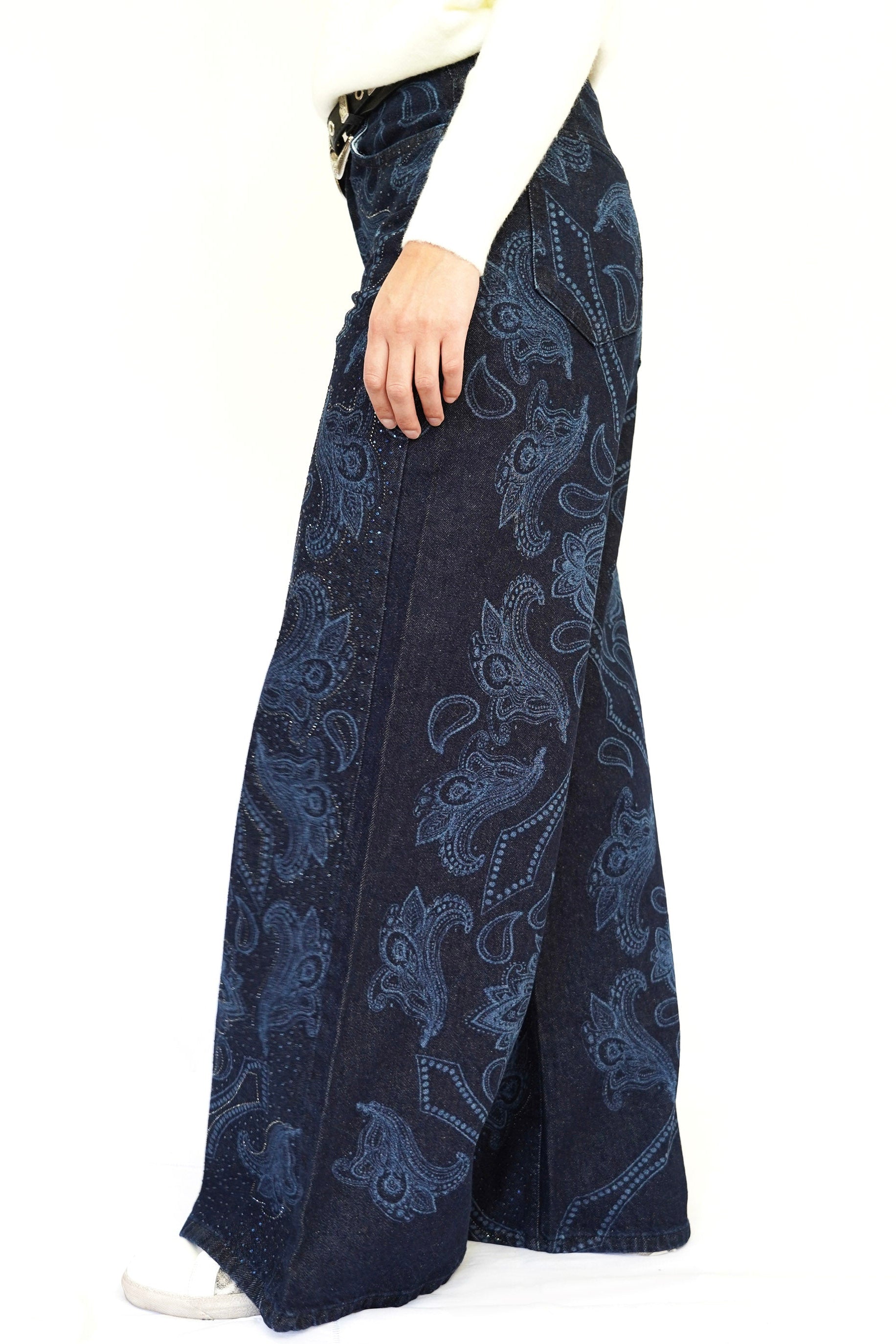 Pantalón jeans estampado con brillos
