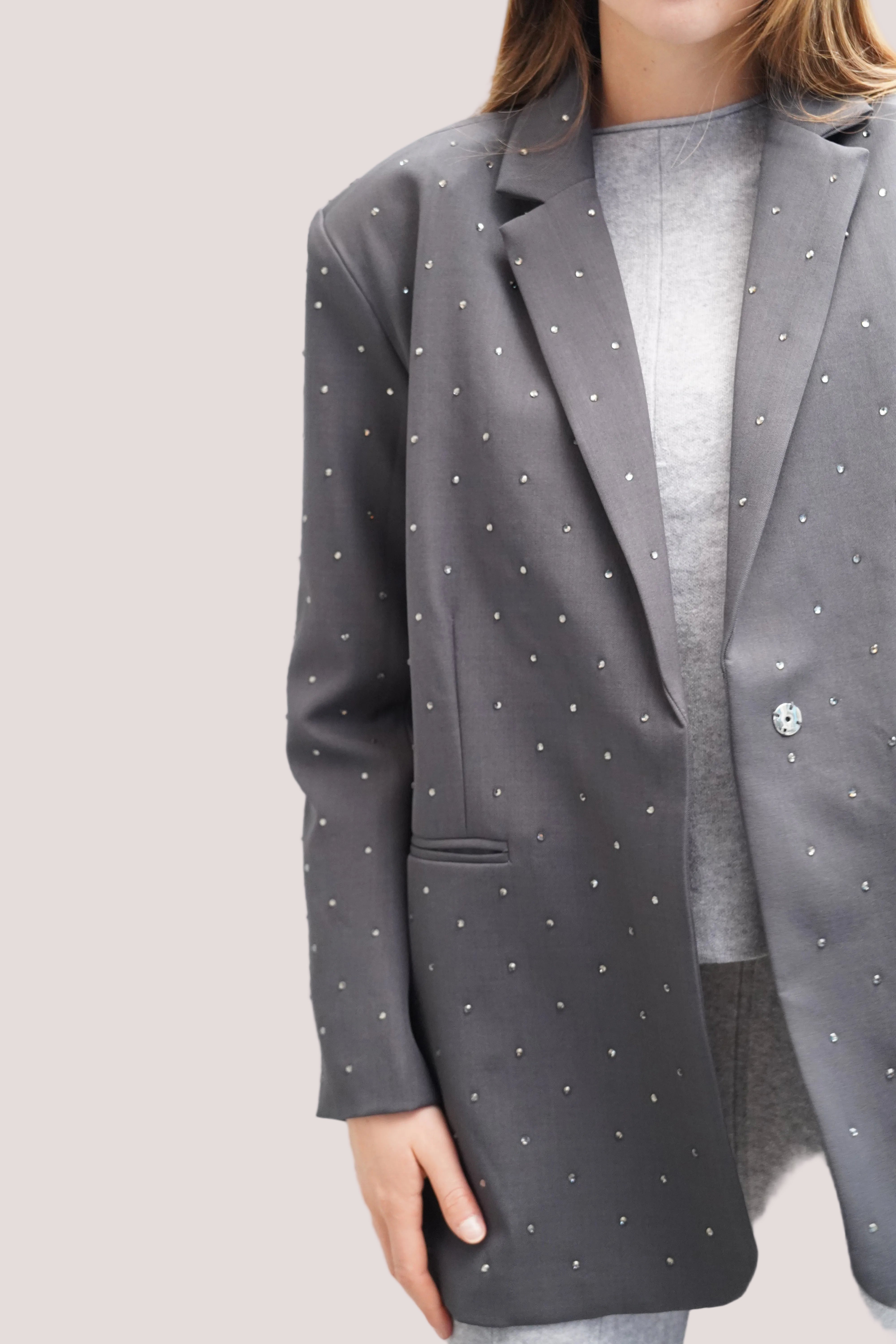Blazer gris oversize con cristales strass 